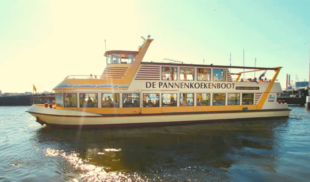 Amsterdam com crianças - barco panquecas