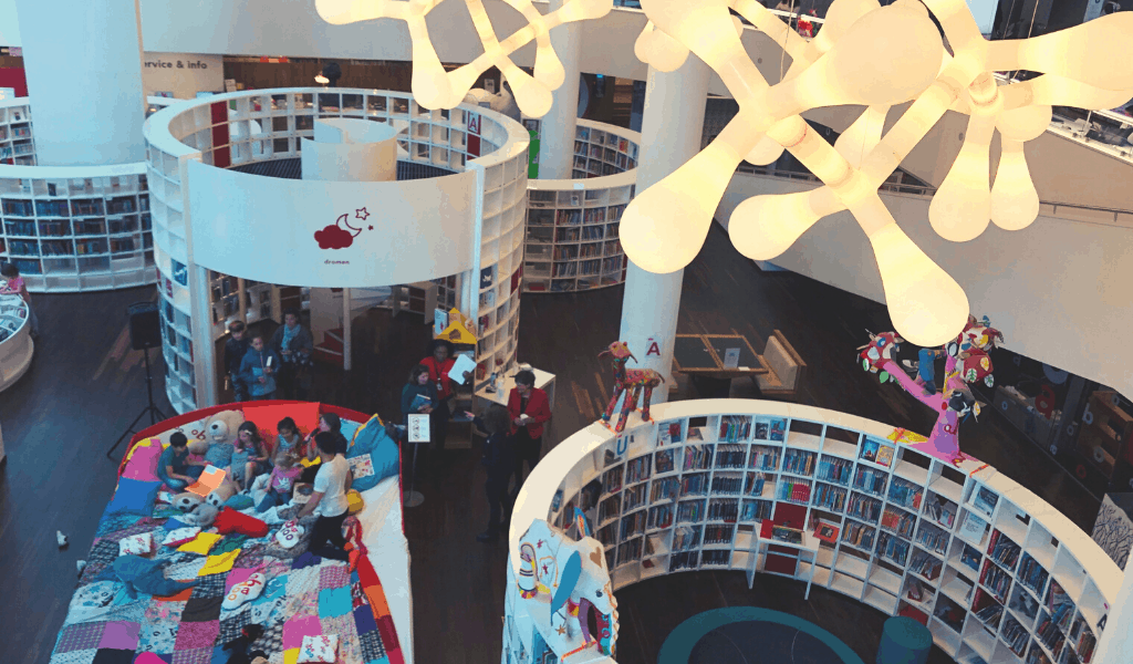 biblioteca de Amsterdam - área infantil