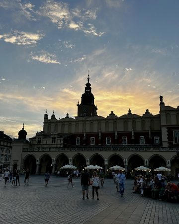 por do sol praça principal Cracovia
